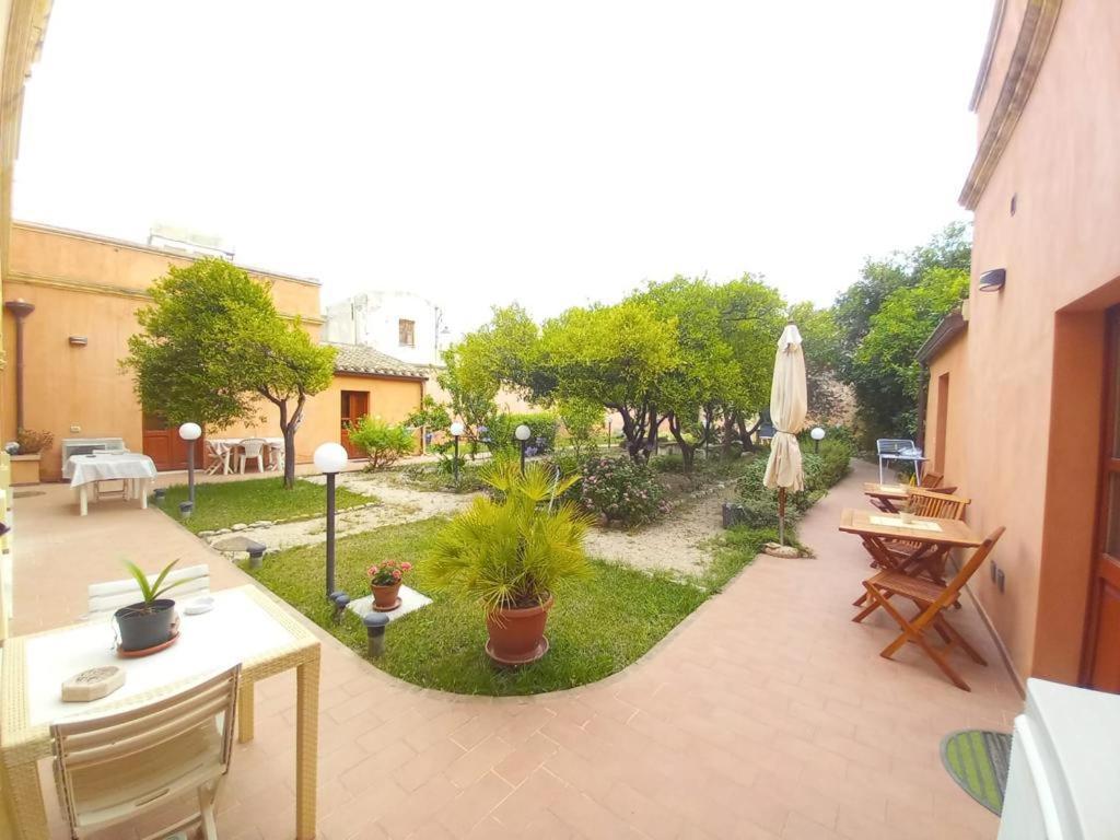B&B Antica Villa Quartu SantʼElena Exterior foto